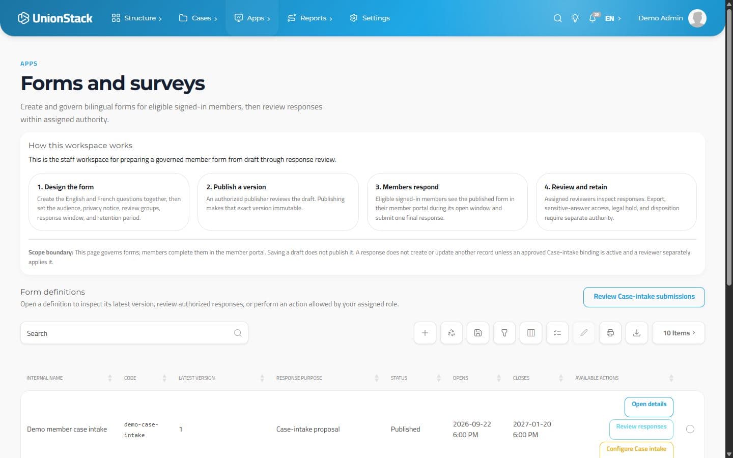 UnionStack forms workspace with publication guidance, form versions and response-management actions.