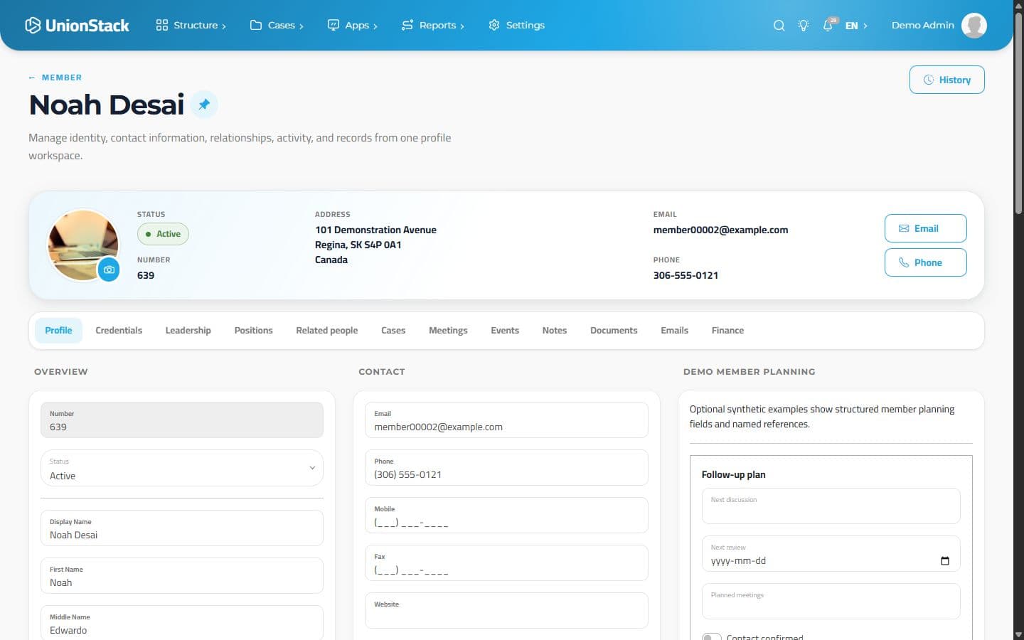 Perfil de miembro de UnionStack con datos de contacto y credenciales, puestos, expedientes y comunicaciones relacionados.